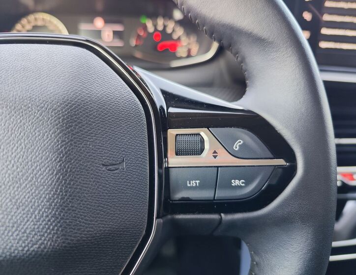 Peugeot 208 25