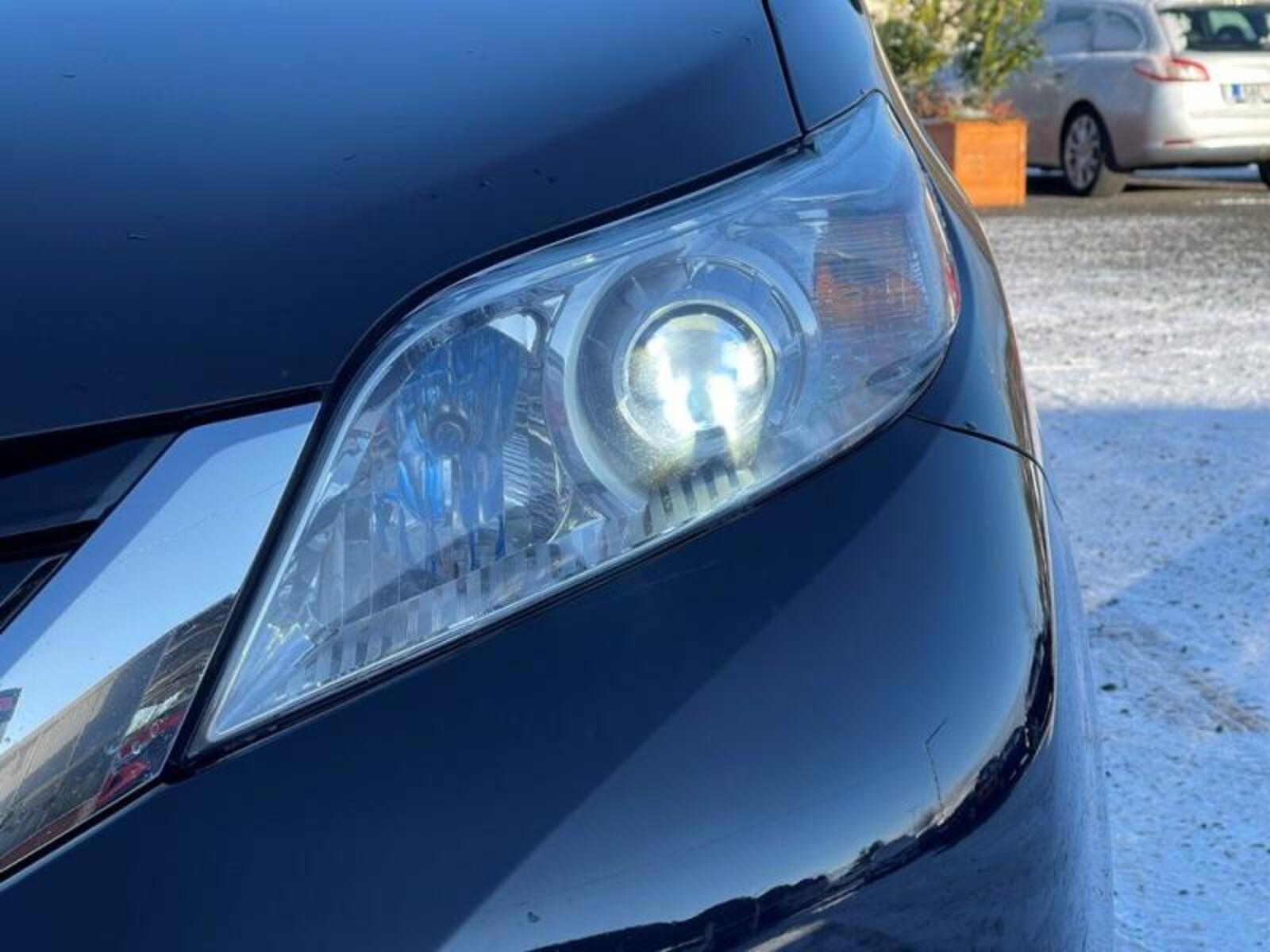 Toyota Sienna 7