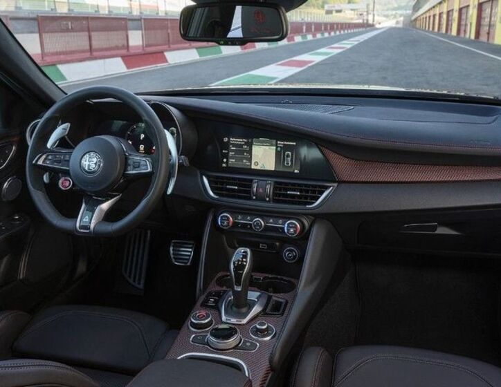 Alfa Romeo Giulia 9