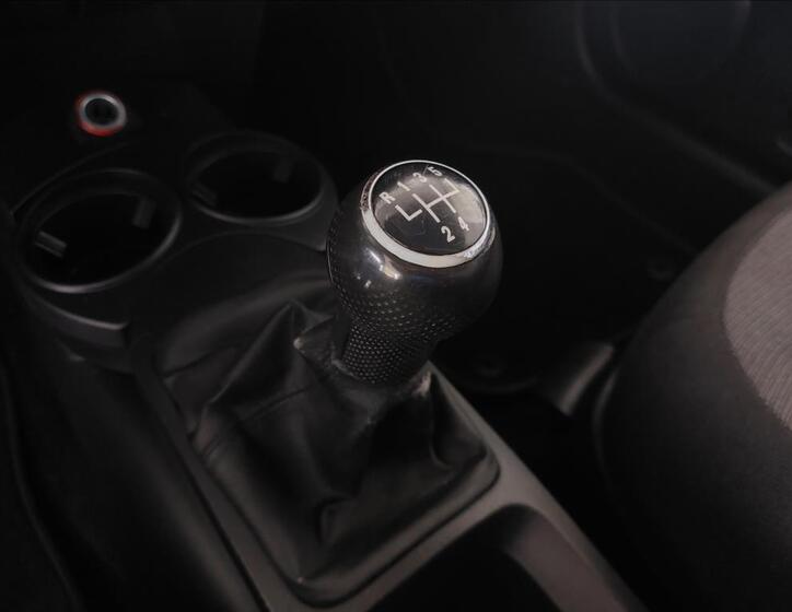 Volkswagen New Beetle 14