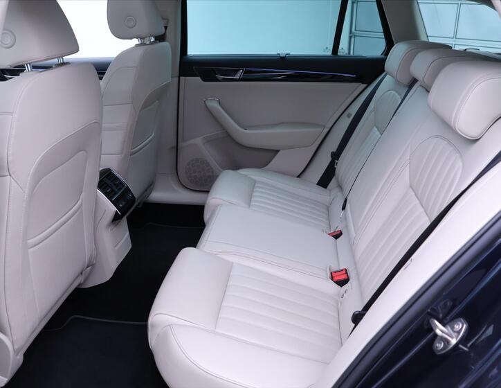 Škoda Superb 17