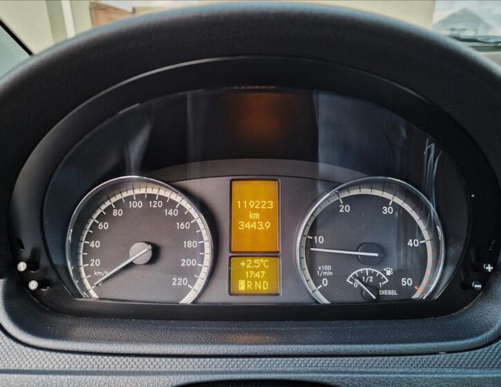 Mercedes-Benz Vito 23