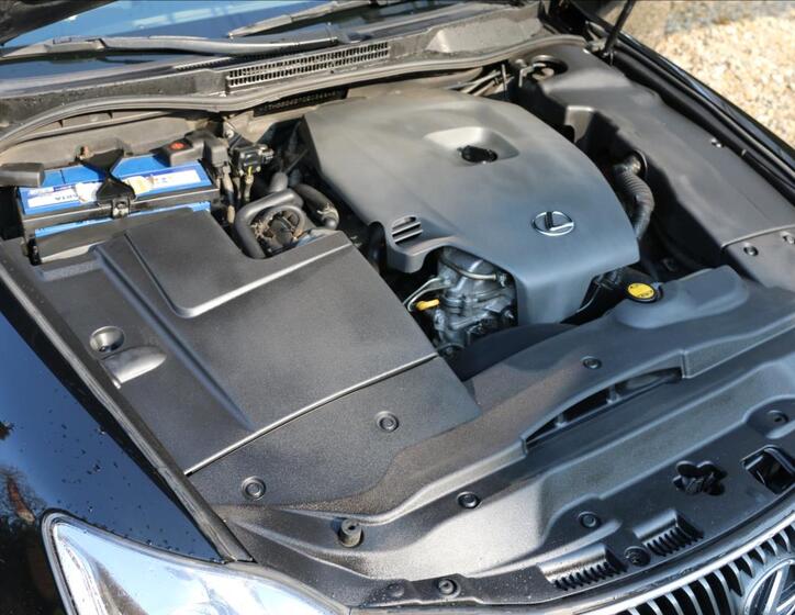 Lexus IS 220d 38