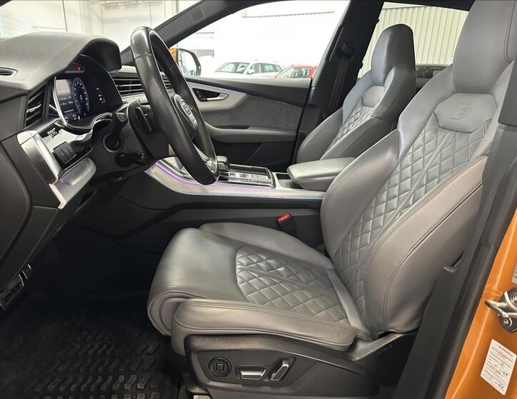 Audi Q8 17