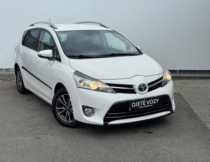 Toyota Verso 3
