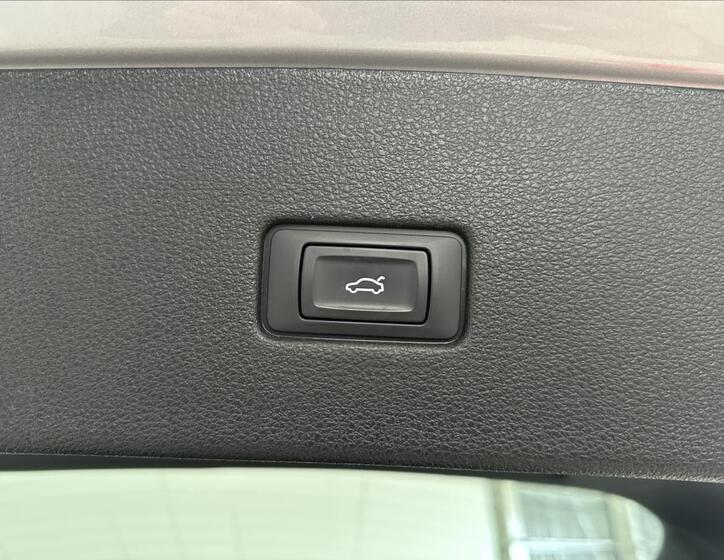 Audi SQ8 31