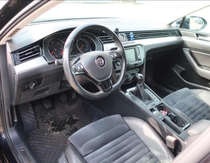 Volkswagen Passat 9