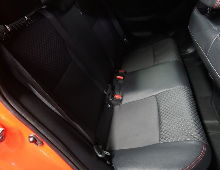 Toyota Yaris 12