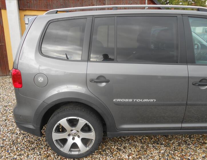 Volkswagen Touran 5