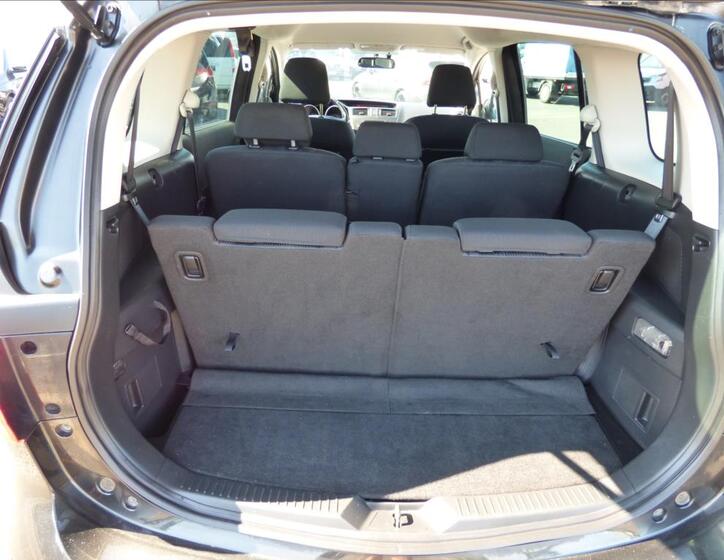Mazda 5 36