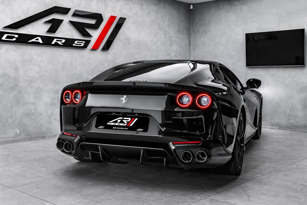 Ferrari 812