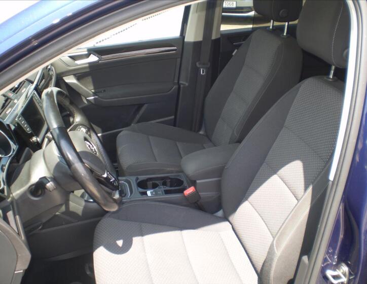 Volkswagen Touran 7