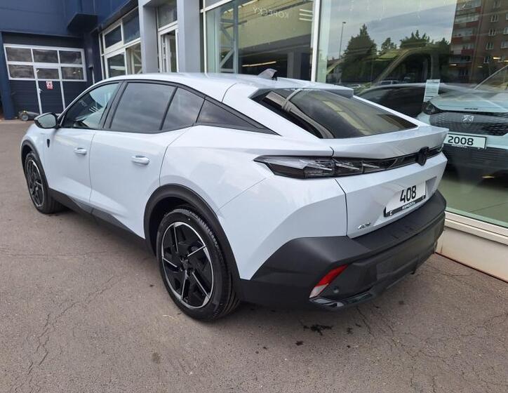 Peugeot 408 3
