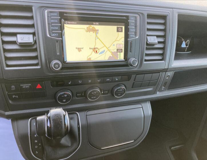 Volkswagen Multivan 22