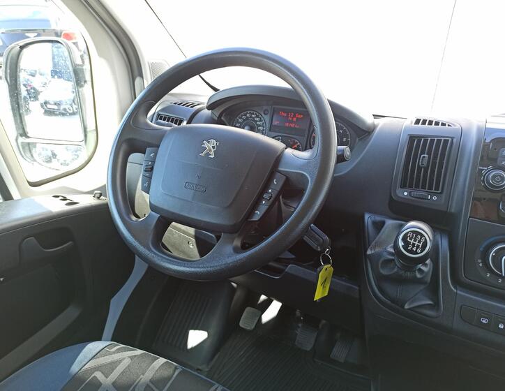 Peugeot Boxer 11
