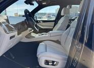 BMW X7 28