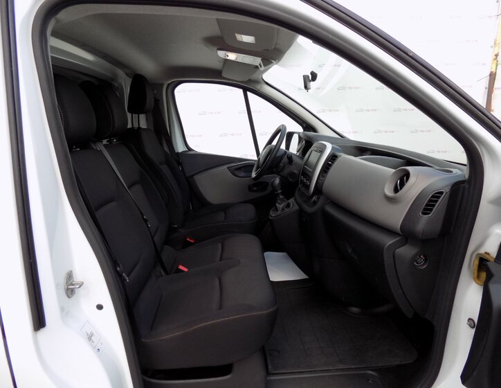 Renault Trafic 11