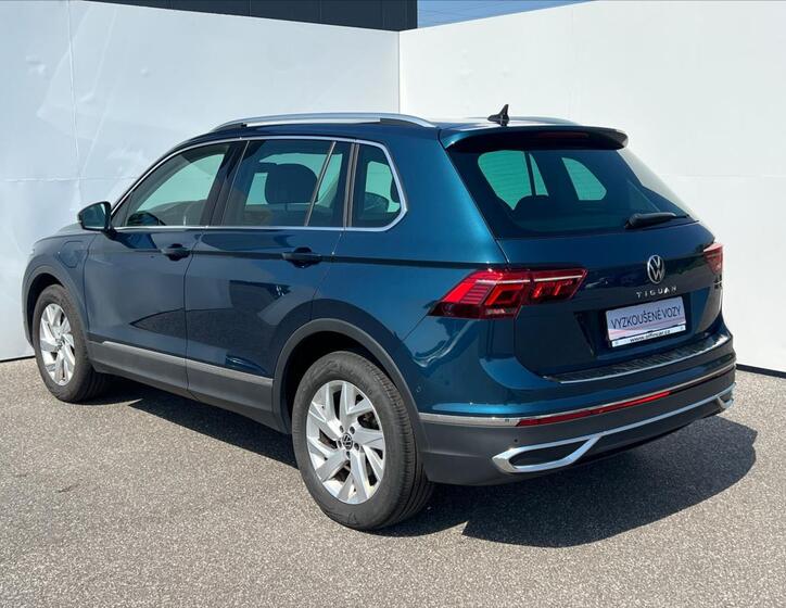 Volkswagen Tiguan 9