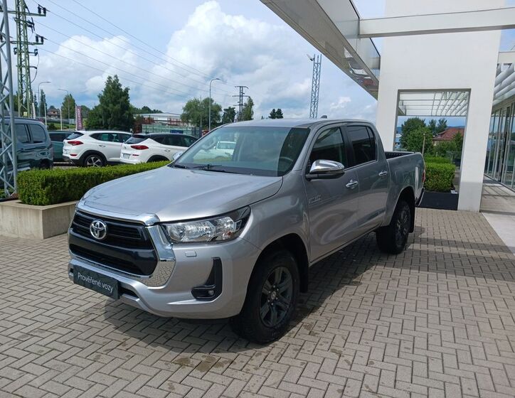 Toyota Hilux 2