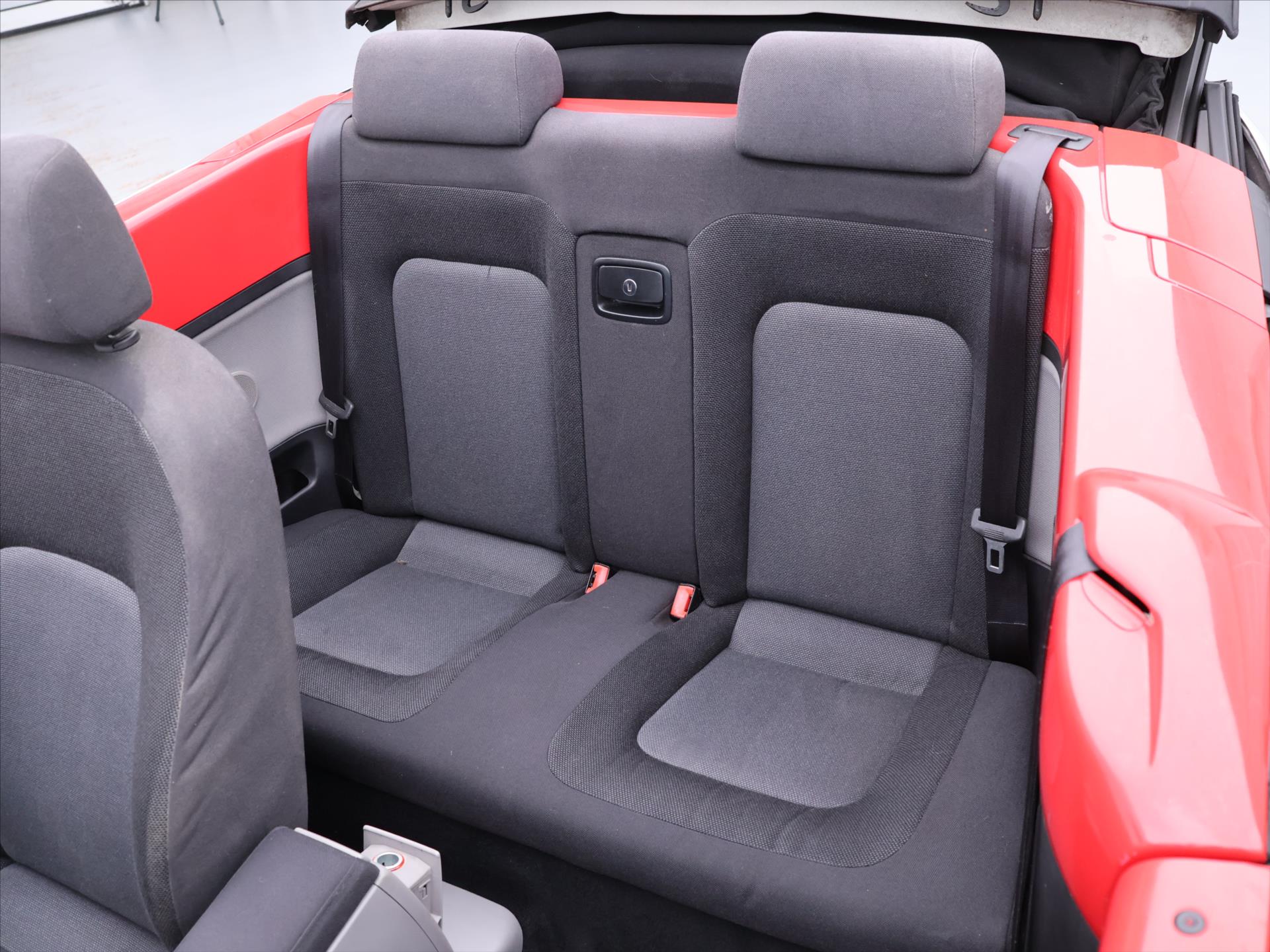 Volkswagen New Beetle