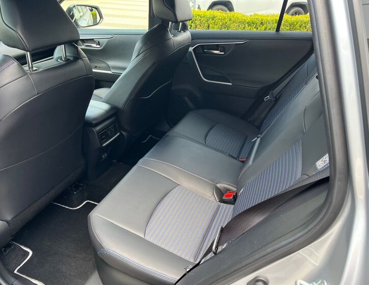 Toyota RAV4 12