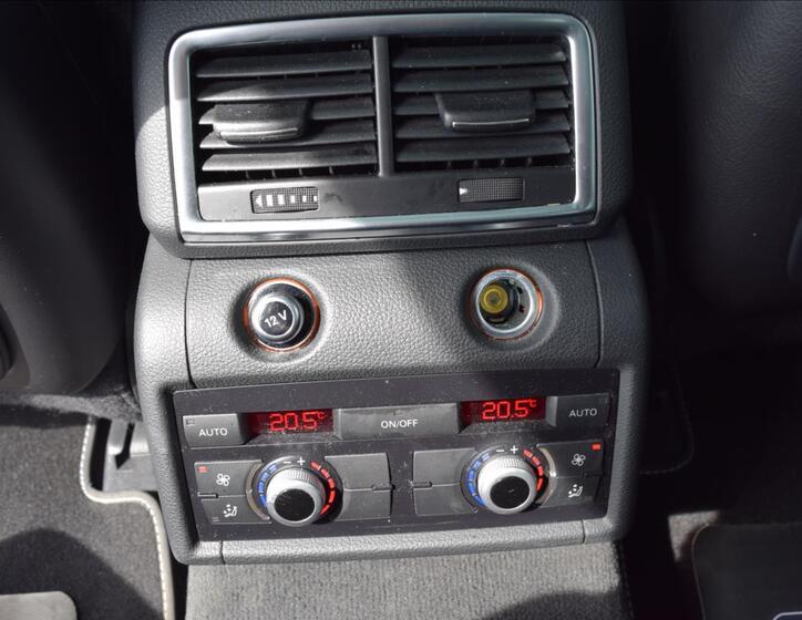 Audi Q7 23