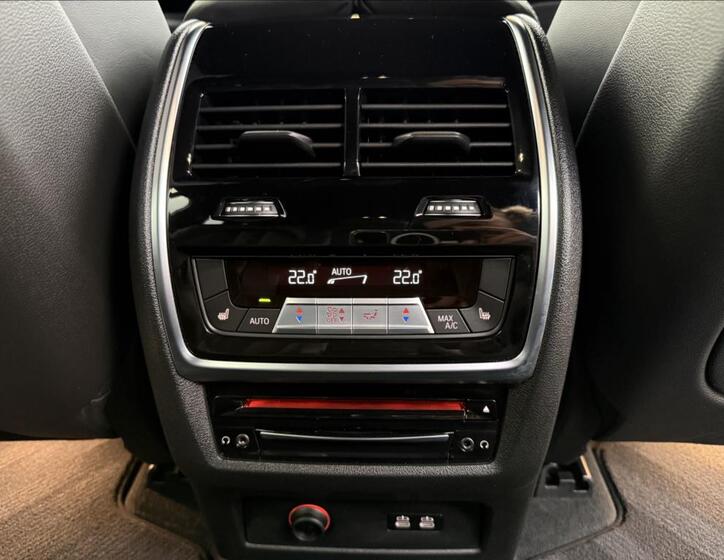 BMW X7 38