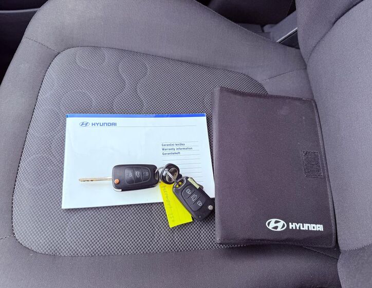 Hyundai i20 16
