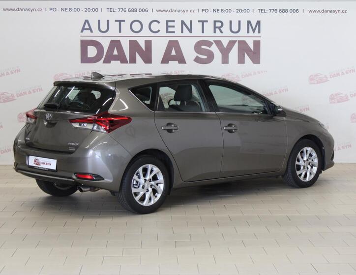 Toyota Auris 4