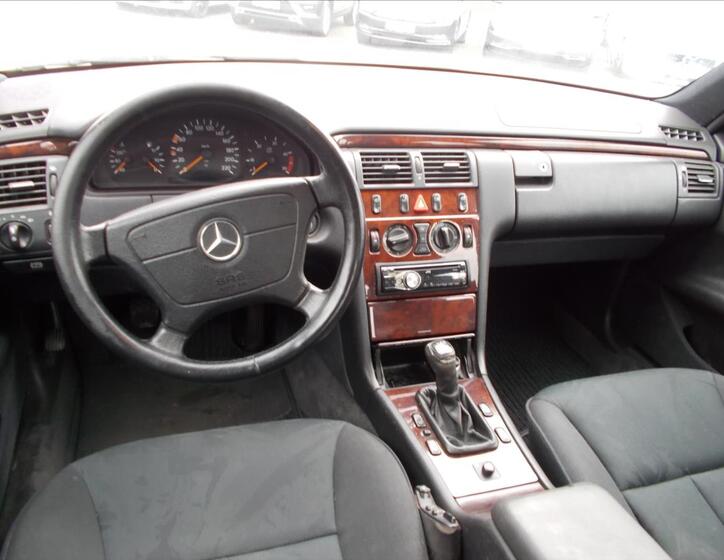 Mercedes-Benz Třídy E 15