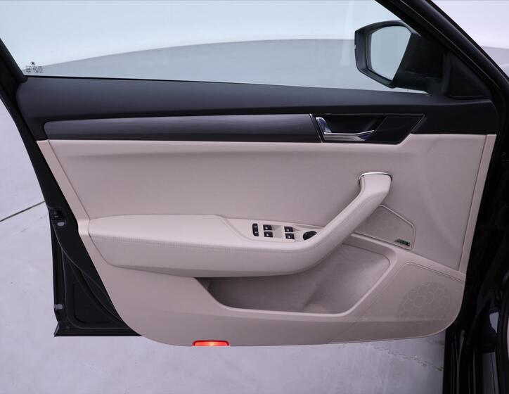 Škoda Superb 12