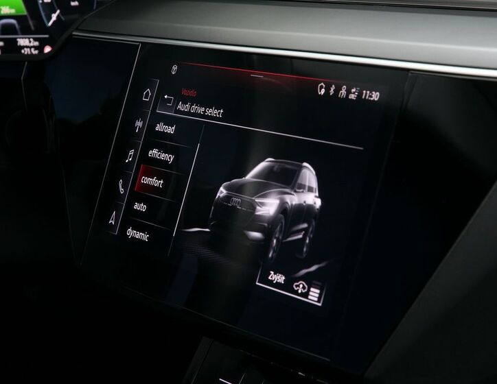Audi e-tron 30