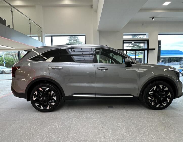 KIA Sorento 4