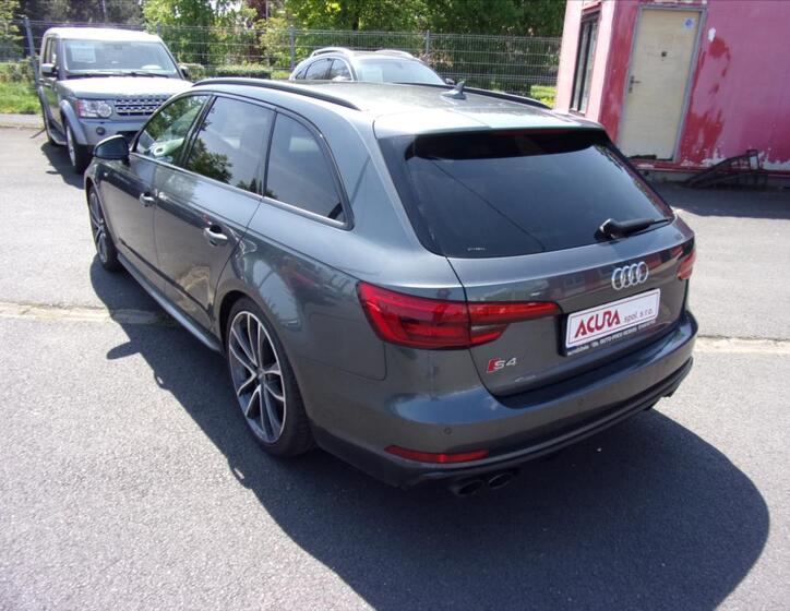 Audi S4 5