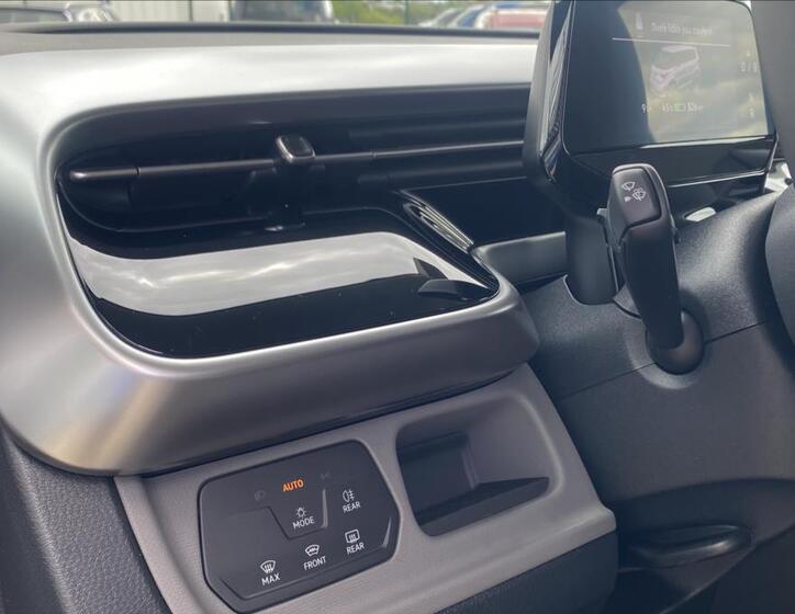 Volkswagen ID.Buzz 9