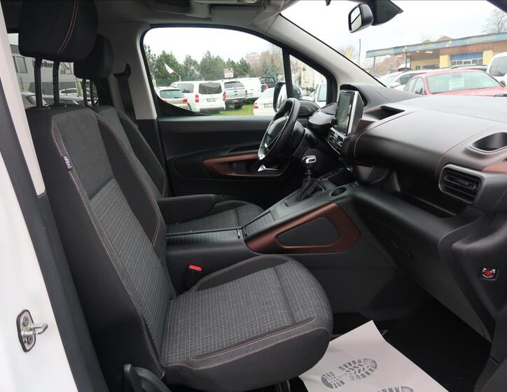 Peugeot Rifter 13