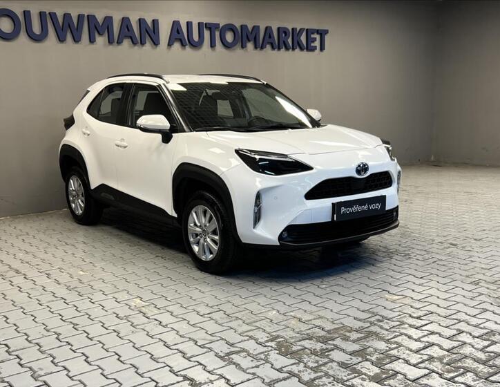 Toyota Yaris Cross 13