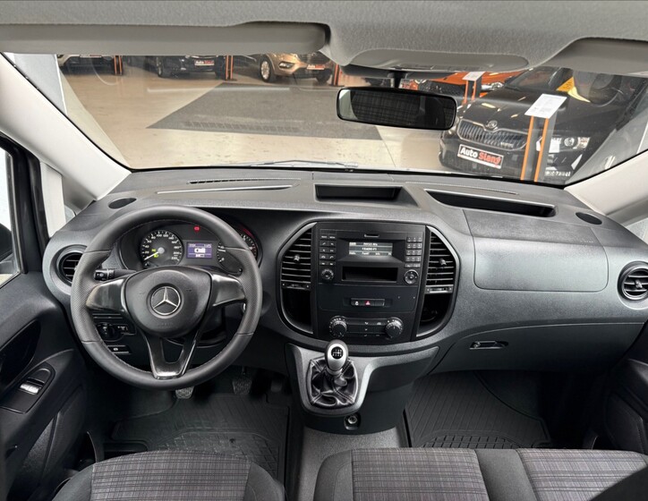 Mercedes-Benz Vito 13