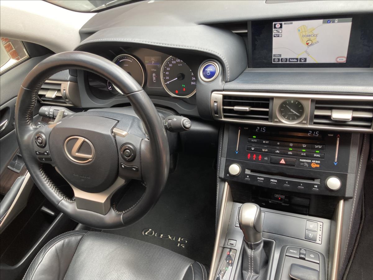 Lexus IS 300h
