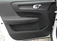 Volvo XC40 8