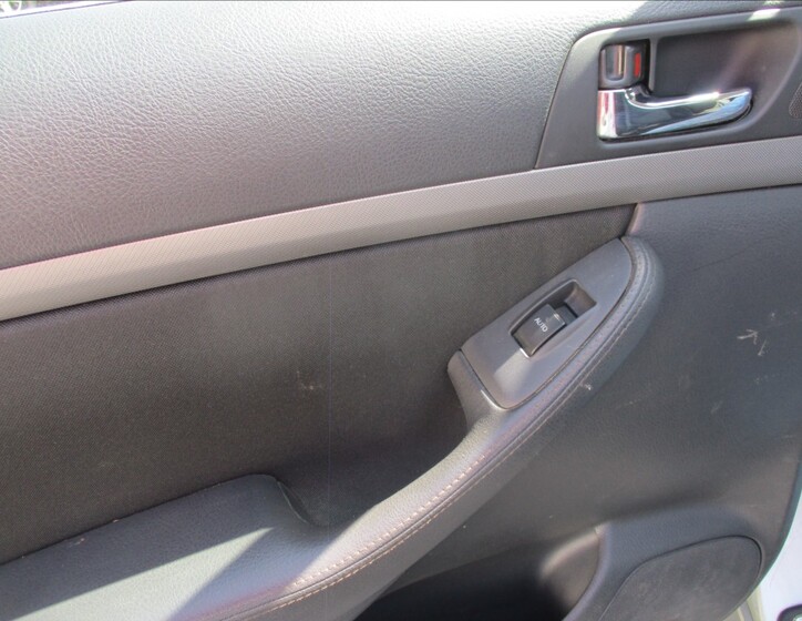 Toyota Avensis 11