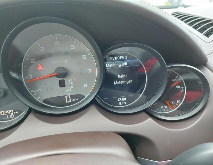 Porsche Cayenne 45