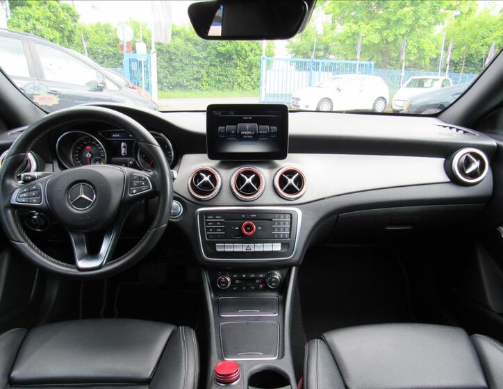 Mercedes-Benz CLA 11