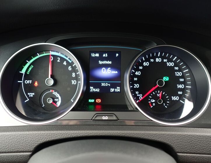 Volkswagen Golf 10