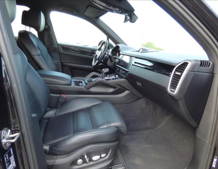 Porsche Cayenne 69