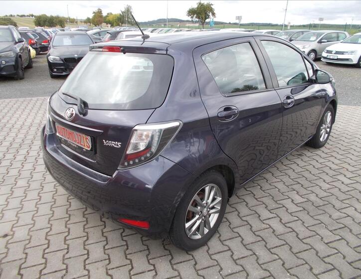 Toyota Yaris 10