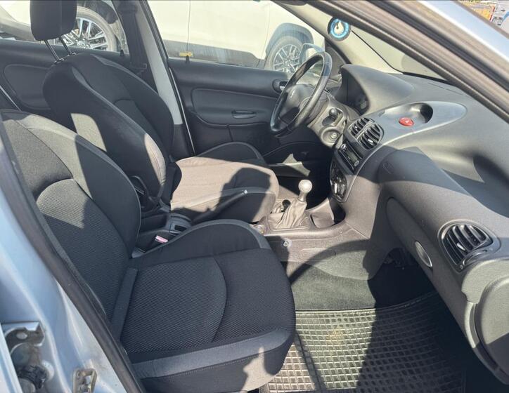 Peugeot 206 10