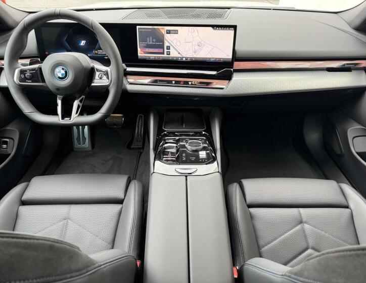 BMW i5 8
