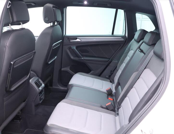 Volkswagen Tiguan 16