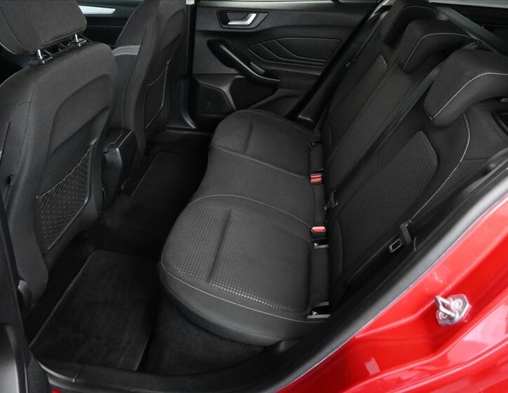 Ford Focus 10
